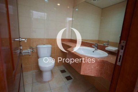 Villa in Abu Dhabi, UAE 4 bedrooms, 275 sq.m. № 612234 - photo 14