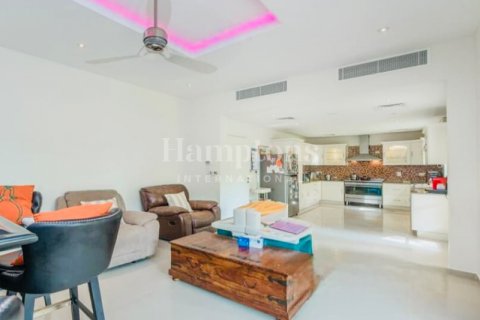 Vilă de închiriat în The Lakes, Dubai, EAU 4 dormitoare, 373.37715700 mp.  №583531 - poză 8