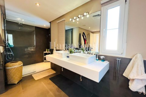 Vilă de închiriat în The Lakes, Dubai, EAU 4 dormitoare, 373.37715700 mp.  №583531 - poză 11