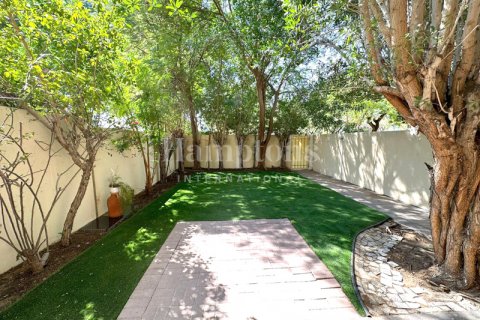 Villa in The Springs, Dubai, UAE 2 bedrooms, 174.05005438 sq.m. № 583530 - photo 23