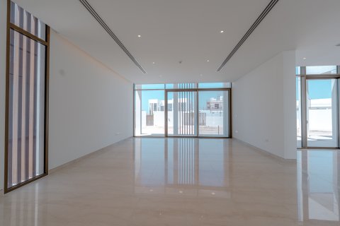 Villa in Abu Dhabi, UAE 5 bedrooms, 1399.96 sq.m. № 764152 - photo 6
