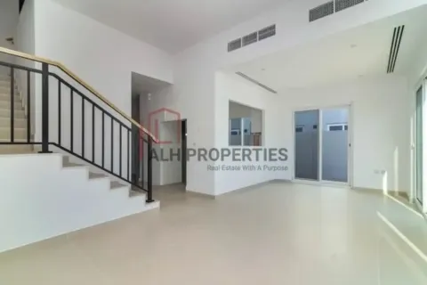 Kamienica na sprzedaż w Dubai Land, Dubai, ZEA 4 sypialnie, 230 mkw., nr 691150 - zdjęcie 2