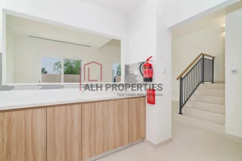 Kamienica na sprzedaż w Dubai Land, Dubai, ZEA 4 sypialnie, 230 mkw., nr 691150 - zdjęcie 5