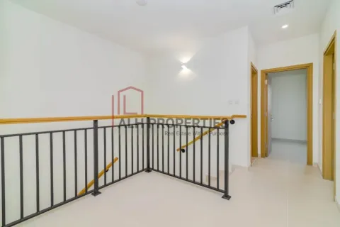 Kamienica na sprzedaż w Dubai Land, Dubai, ZEA 4 sypialnie, 230 mkw., nr 691150 - zdjęcie 12