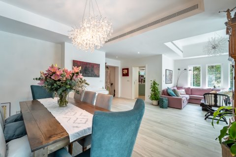 Discovery Gardens, Dubai, UAE의 판매용 빌라 침실 5개, 427제곱미터 번호 696338 - 사진 2