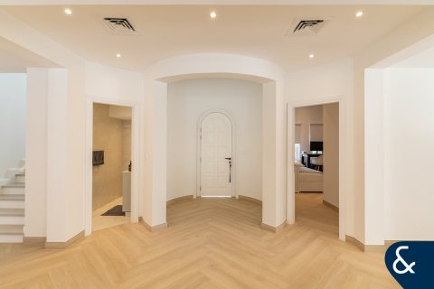 Vila di Arabian Ranches, Dubai, UAE 6 bilik tidur, 476 meter persegi № 667457 - foto 5