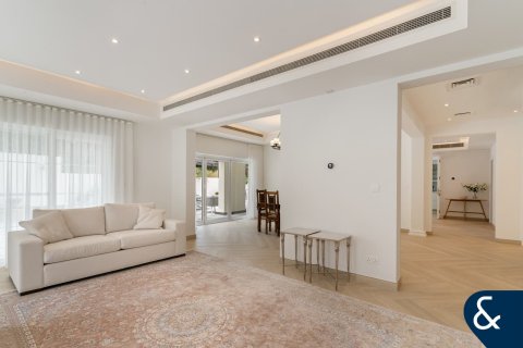 Vila di Arabian Ranches, Dubai, UAE 6 bilik tidur, 476 meter persegi № 667457 - foto 4