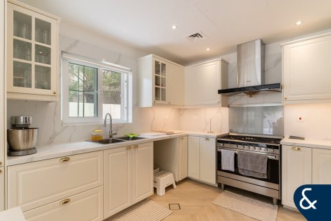 Vila di Arabian Ranches, Dubai, UAE 6 bilik tidur, 476 meter persegi № 667457 - foto 8