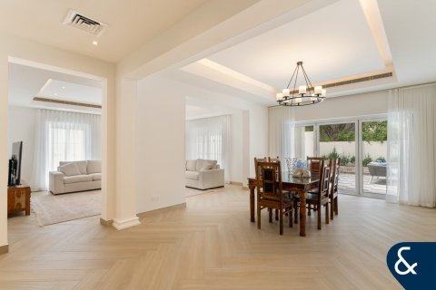 Vila di Arabian Ranches, Dubai, UAE 6 bilik tidur, 476 meter persegi № 667457 - foto 3