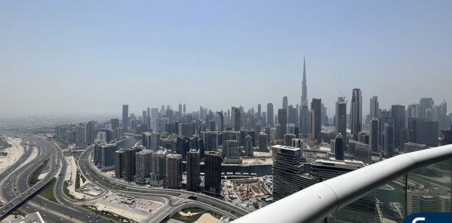 דירה ב Business Bay, Dubai, איחוד האמירויות 3 חדרי שינה, 162 מ"ר מספר 667462