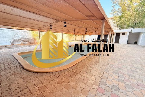 Βίλα σε Mughaidir, Sharjah, ΗΑΕ 5 υπνοδωμάτια, 557 τ.μ. Αρ. 645439 - φωτογραφία 1