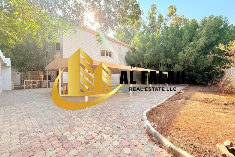 Βίλα σε Mughaidir, Sharjah, ΗΑΕ 5 υπνοδωμάτια, 557 τ.μ. Αρ. 645439 - φωτογραφία 2