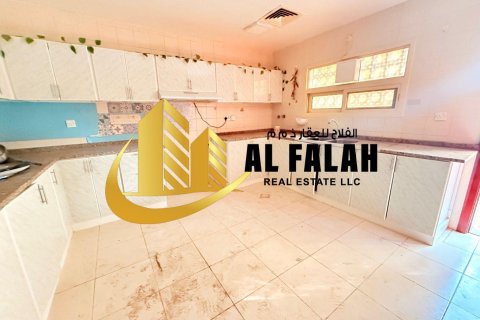Βίλα σε Mughaidir, Sharjah, ΗΑΕ 5 υπνοδωμάτια, 557 τ.μ. Αρ. 645439 - φωτογραφία 13