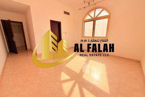Villa sa Halwan, Sharjah, UAE 5 silid-tulugan, 418 sq.m. № 645440 - larawan 18