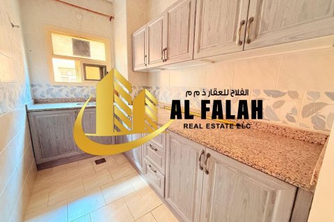 Villa sa Halwan, Sharjah, UAE 5 silid-tulugan, 418 sq.m. № 645440 - larawan 16