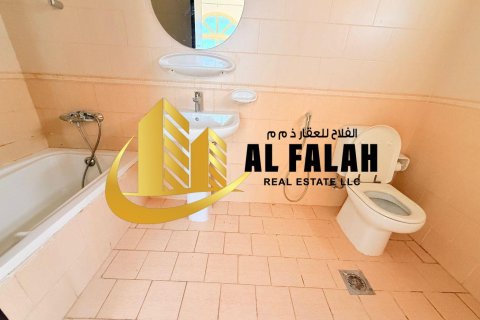 Villa sa Halwan, Sharjah, UAE 5 silid-tulugan, 418 sq.m. № 645440 - larawan 19