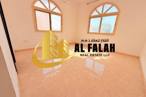 Villa sa Halwan, Sharjah, UAE 5 silid-tulugan, 418 sq.m. № 645440 - larawan 17