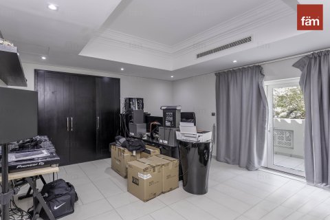 Huvila Al Furjan, Dubai, Arabiemiraatit 6 makuuhuonetta, 875 m2 № 686165 - kuva 27