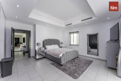 Huvila Al Furjan, Dubai, Arabiemiraatit 6 makuuhuonetta, 875 m2 № 686165 - kuva 19