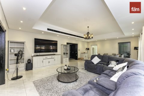 Huvila Al Furjan, Dubai, Arabiemiraatit 6 makuuhuonetta, 875 m2 № 686165 - kuva 2