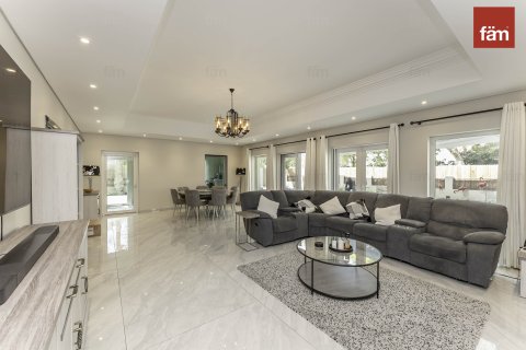 Huvila Al Furjan, Dubai, Arabiemiraatit 6 makuuhuonetta, 875 m2 № 686165 - kuva 3