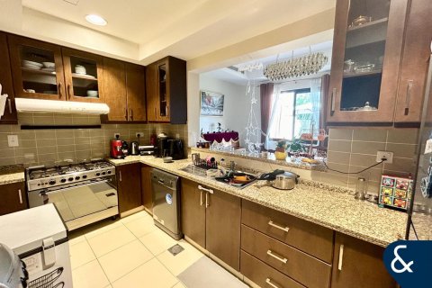 Villa sa Reem, Dubai, UAE 3 silid-tulugan, 221 sq.m. № 667419 - larawan 8