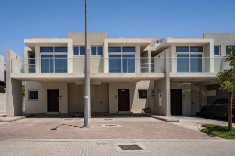 Townhouse in Dubai, UAE 3 bedrooms, 112.23 sq.m. № 749194