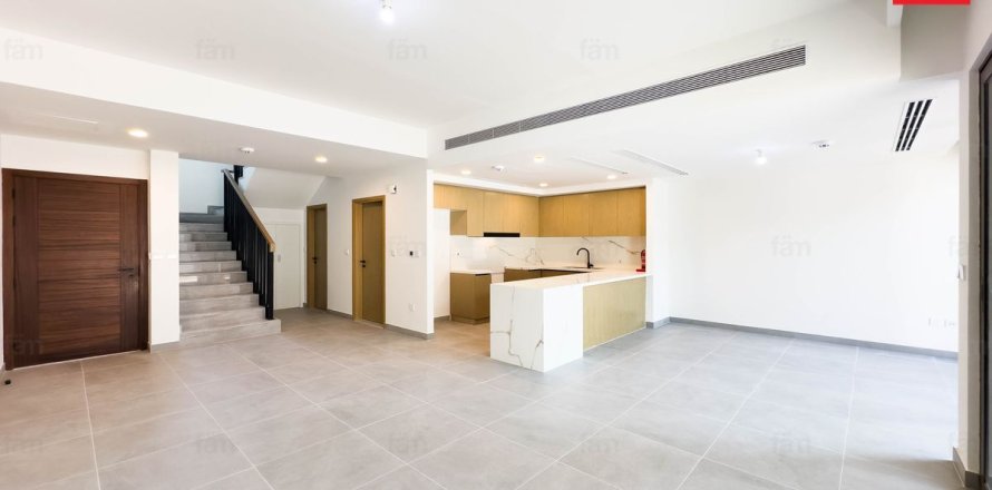 Townhouse în Dubai, EAU 3 dormitoare, 160.9 mp.  №702721