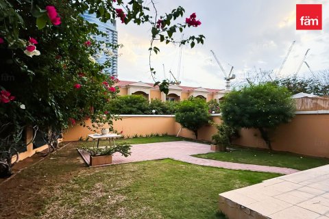 Townhouse sa Dubai, UAE 2 silid-tulugan, 312.5 sq.m. № 702465 - larawan 14