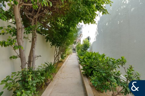 Huvila Arabian Ranches, Dubai, Arabiemiraatit 4 makuuhuonetta, 846 m2 № 667530 - kuva 15