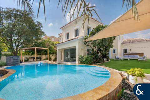 Huvila Arabian Ranches, Dubai, Arabiemiraatit 4 makuuhuonetta, 846 m2 № 667530 - kuva 1