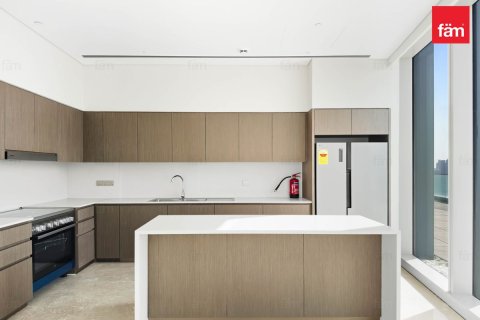 דירה להשכרה ב Dubai, איחוד האמירויות  4 חדרי שינה, 213.6 מ"ר, מספר 687298 - תמונה 8