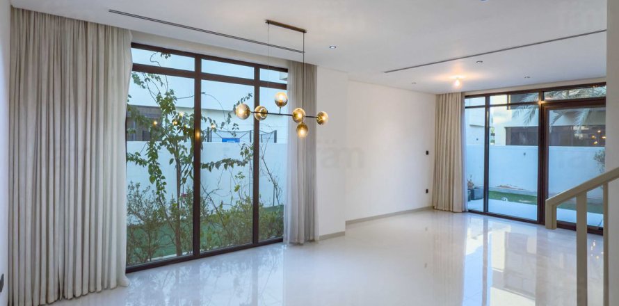 Shtëpi në qytet në Dubai, Emiratet e Bashkuara Arabe 3 dhoma gjumi, 335.3 m2. № 687300