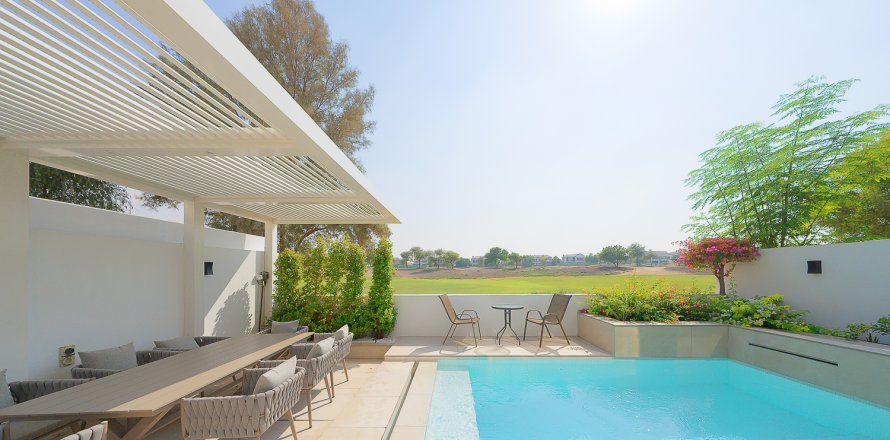 Maison de ville à Jumeirah Golf Estates, Dubai, EAU: 4 chambres, 325.53 m2 № 764200