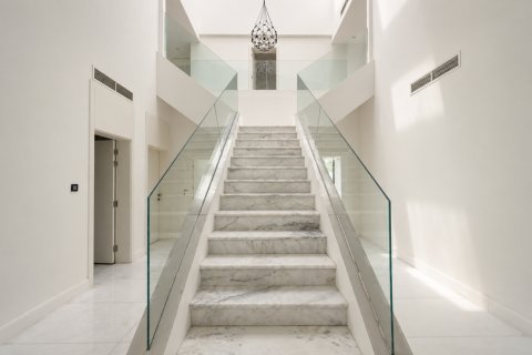 Müüa villa asukohaga Jumeirah Golf Estates, Dubai, AÜE: 6 magamistoaga, 883.46 m² Nr 764199 - pilt 7