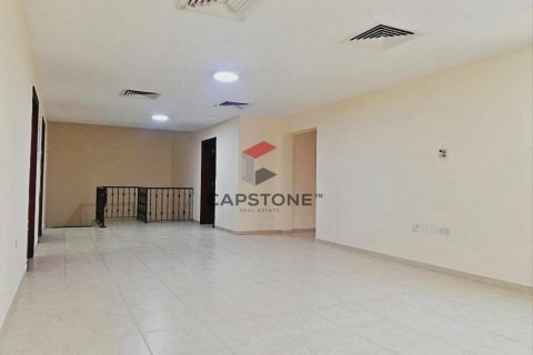 Villa in Abu Dhabi, UAE 4 bedrooms, 252 sq.m. № 604486 - photo 6