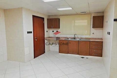 Villa in Abu Dhabi, UAE 4 bedrooms, 252 sq.m. № 604486 - photo 17