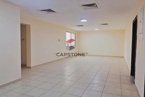 Villa in Abu Dhabi, UAE 4 bedrooms, 252 sq.m. № 604486 - photo 9