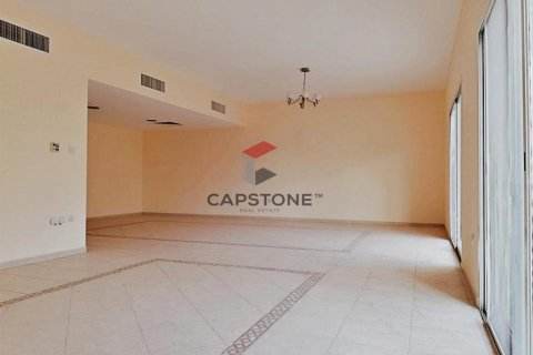Villa in Abu Dhabi, UAE 4 bedrooms, 252 sq.m. № 604486 - photo 5
