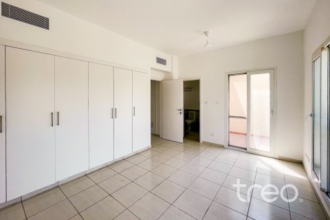 Villa para arrendamento em The Springs, Dubai, EAU 2 quartos, 157.01 m2 № 758899 - foto 1