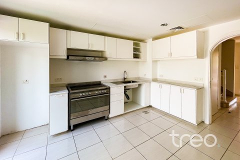 Villa para arrendamento em The Springs, Dubai, EAU 2 quartos, 157.01 m2 № 758899 - foto 2
