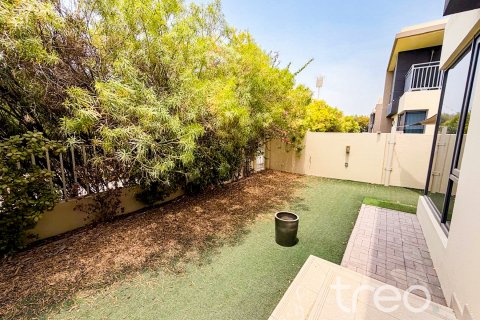 Villa para arrendamento em Dubai Hills Estate, Dubai, EAU 4 quartos, 228.63 m2 № 758887 - foto 2