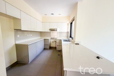 Villa para arrendamento em Dubai Hills Estate, Dubai, EAU 4 quartos, 228.63 m2 № 758887 - foto 11