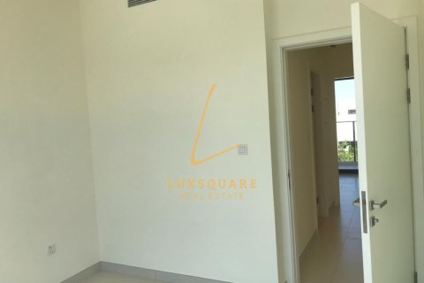 Villa para arrendamento em Dubai South (Dubai World Central), Dubai, EAU 3 quartos, 130 m2 № 695624 - foto 10