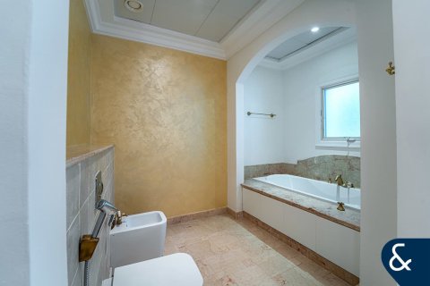 Villa til leje i Jumeirah Golf Estates, Dubai, UAE 5 soveværelser, 557 kvm № 668332 - foto 19