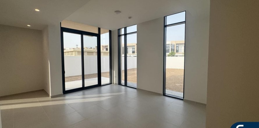 Vilë në Dubai South (Dubai World Central), Dubai, Emiratet e Bashkuara Arabe 4 dhoma gjumi, 373 m2. № 668328