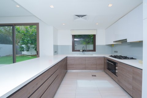 Vila na Yas Island, Abu Dhabi, SAE 4 ložnice, 460.37 m² Č.: 749924 - fotografie 14