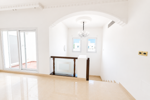 Villa til leje i Meadows, Dubai, UAE 5 soveværelser, 540.42 kvm № 749900 - foto 7