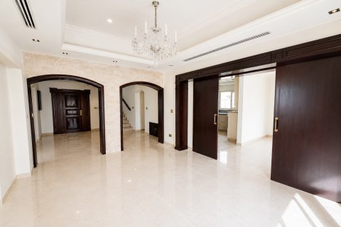 Villa til leje i Meadows, Dubai, UAE 5 soveværelser, 540.42 kvm № 749900 - foto 3