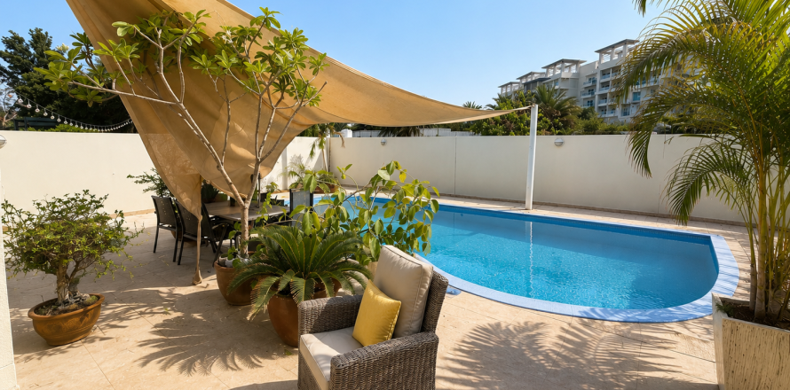 Villa i Meadows, Dubai, UAE 5 soveværelser, 540.42 kvm № 749900